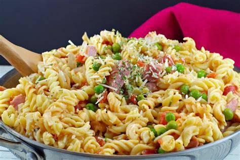 healthy-leftover-ham-pasta-food-meanderings image