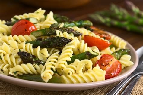 whole-grain-rotini-with-asparagus-and-chicken-dsm image