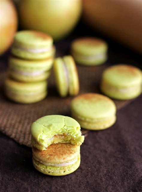 apple-pie-macarons-confessions-of-a-confectionista image