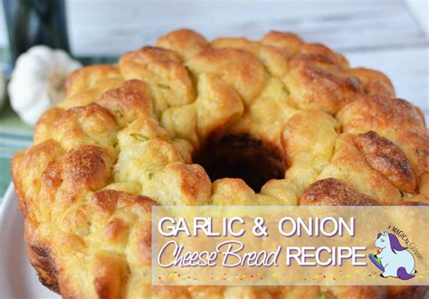 garlic-and-onion-pull-apart-cheese-bread-ring image