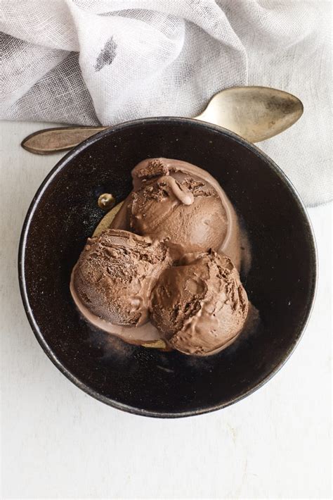 bittersweet-chocolate-and-extra-virgin-olive-oil-ice image