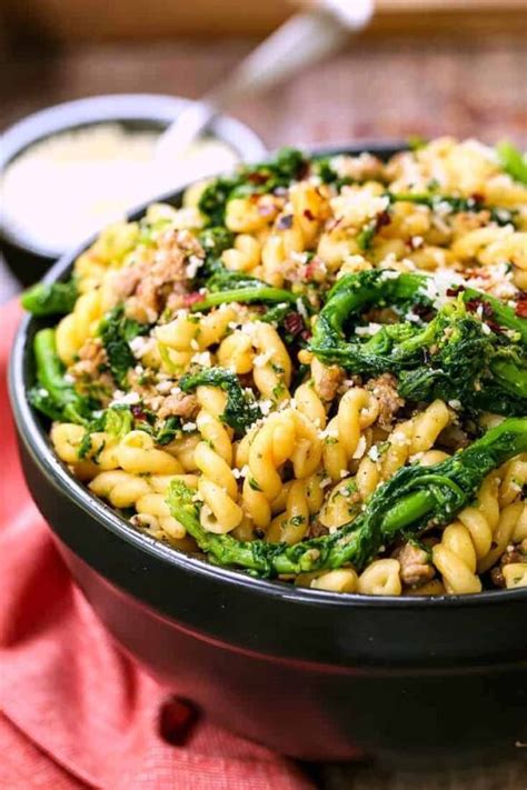 pasta-with-sausage-and-broccolini-mantitlement image