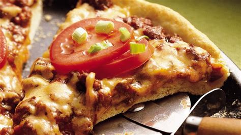 cheesy-sloppy-joe-pizza-recipe-pillsburycom image