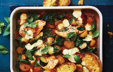 chicken-spinach-and-potato-bake-healthy-food-guide image