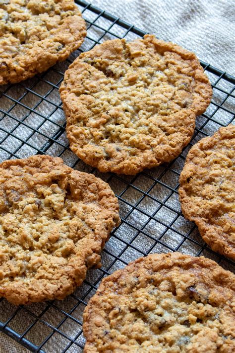 crispy-oatmeal-raisin-cookies-how-to-make-dinner image