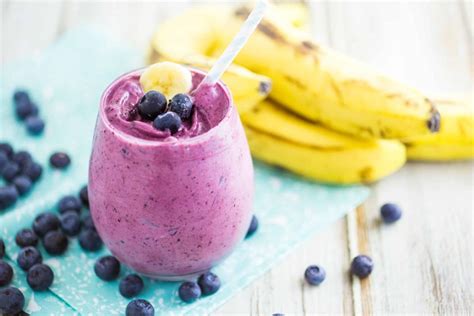 easy-blueberry-banana-smoothie-recipe-stylish image