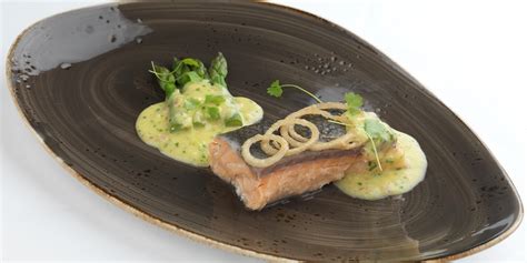 salmon-with-hollandaise-recipe-great-british-chefs image
