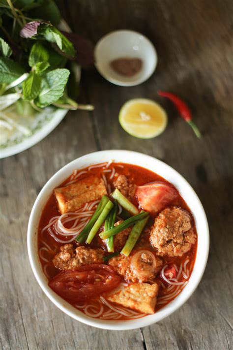 bn-riu-recipe-vietnamese-crab-pork-tomato image