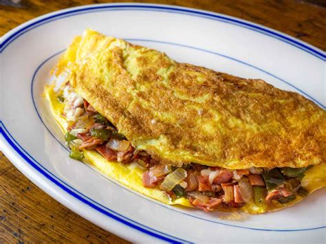 western-omelette-with-bell-pepper-onion-ham-and-cheese image