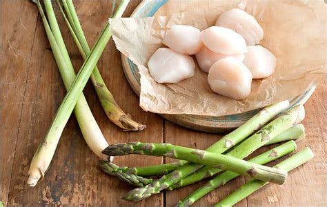 thai-style-scallops-and-asparagus-recipe-the-new-york image