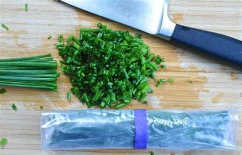 how-to-freeze-parsley-chives-and-other-herbs image