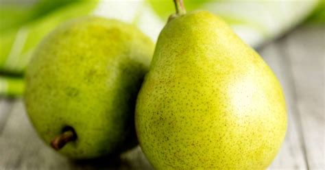 pears-types-calories-nutrition-benefits-and image