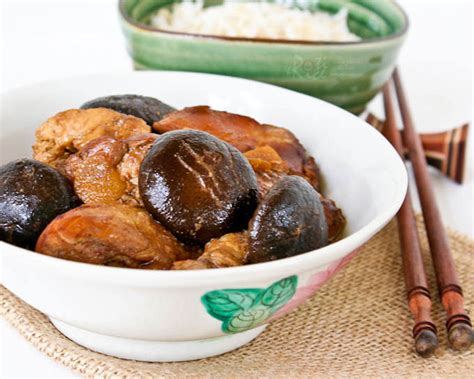 braised-chicken-with-dark-soy-sauce-and-mushrooms image