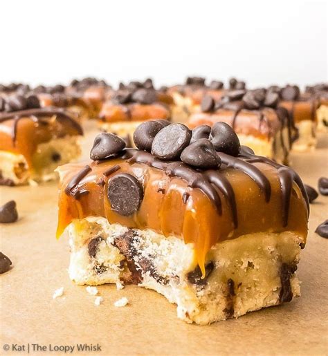 salted-caramel-chocolate-chip-cookie-bars-the image