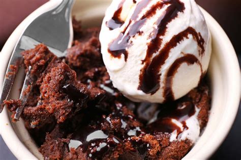 homemade-chocolate-ice-cream-topping-vanillapura image