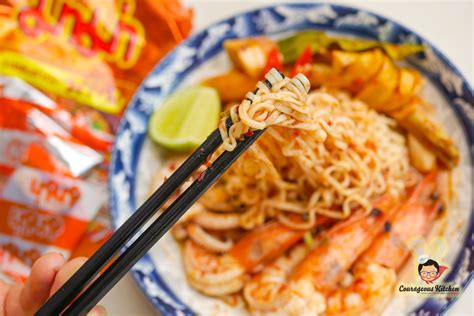 thailands-7-best-noodle-dishes-courageous-kitchen image