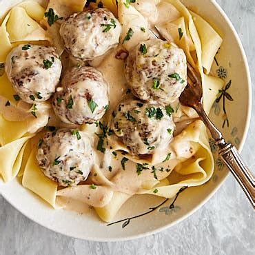 swedish-meatballs-with-cream-of-mushroom-soup image