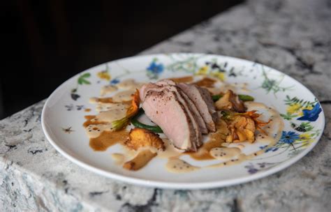 veal-sirloin-with-mustard-cream-sauce-and-chanterelle image
