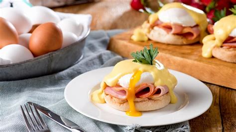 classic-eggs-benedict-recipe-get-cracking image