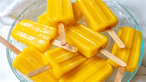 mango-popsicles-simple-vegan-frozen-treat-chene image