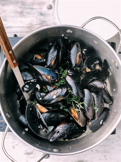 steamed-mussels-from-prince-edward-island-the-woks image