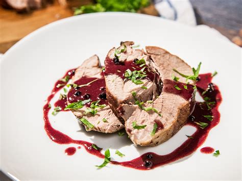 braised-pork-with-red-wine-sauce-so-delicious image