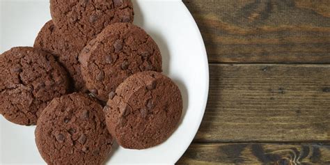 chocolate-shortbread-cookies-recipe-splenda image