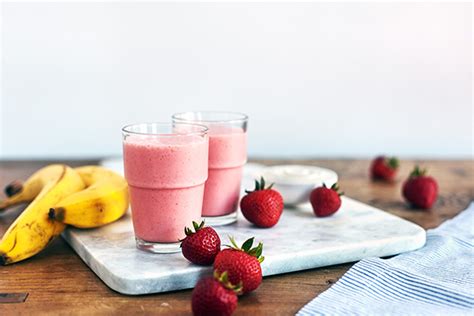 strawberry-shakeology-recipes-the-beachbody-blog image