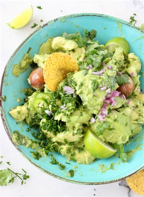 the-best-chunky-guacamole-recipe-veggie-society image