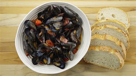 spicy-bmt-bacon-mussels-tomato-pei-mussels image