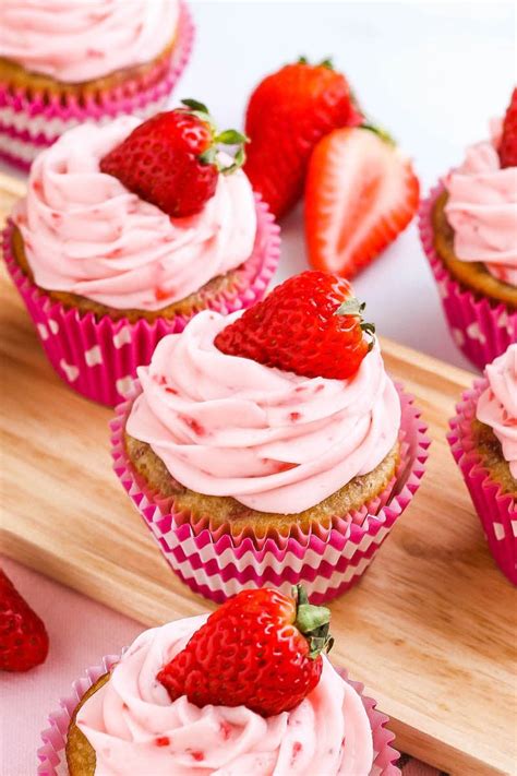strawberry-cupcakes-with-strawberry-buttercream-frosting image