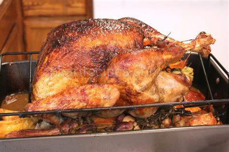 juicy-whole-roasted-turkey-i-heart image