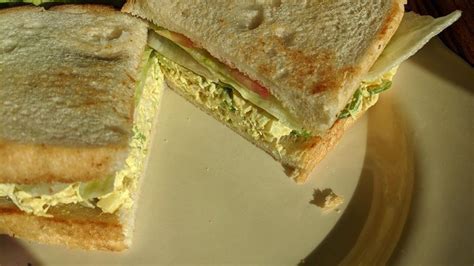 curry-chicken-salad-sandwich-recipe-generic-jon-eric image
