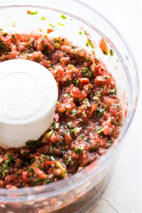 5-minute-fresh-homemade-salsa-isabel-eats image