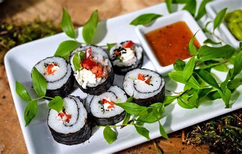 26-best-salmon-sushi image