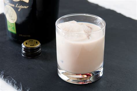 irish-cream-cocktail-and-shooter image