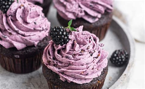 small-batch-cupcakes-recipes-make-4-or-6-cupcakes image