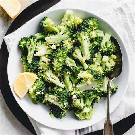 easy-steamed-broccoli-with-garlic-and-lemon-healthy image