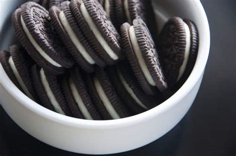 can-you-freeze-oreos-foods-guy image