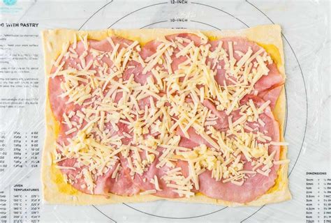 ham-and-cheese-pinwheels-wellplatedcom image