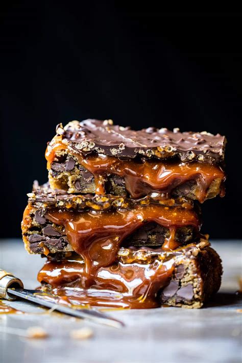 mocha-caramel-crunch-chocolate-chip-cookie-bars image