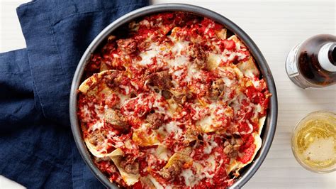 how-to-make-chicago-style-deep-dish-nachos image