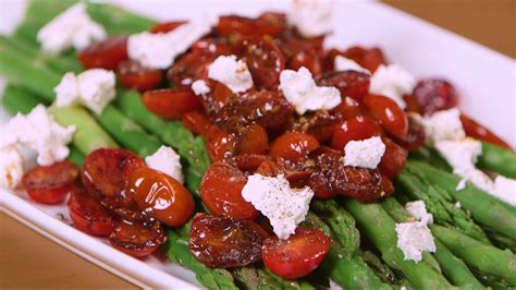 how-to-make-asparagus-with-balsamic-tomatoes image