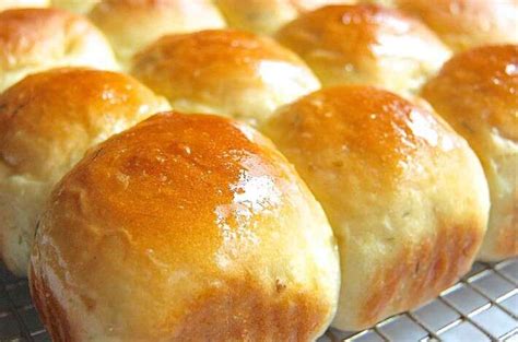sour-cream-chive-potato-bread-or-rolls-recipe-king image
