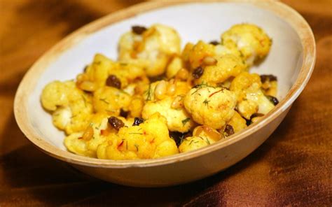 cauliflower-with-currants-and-pine-nuts-recipe-los image