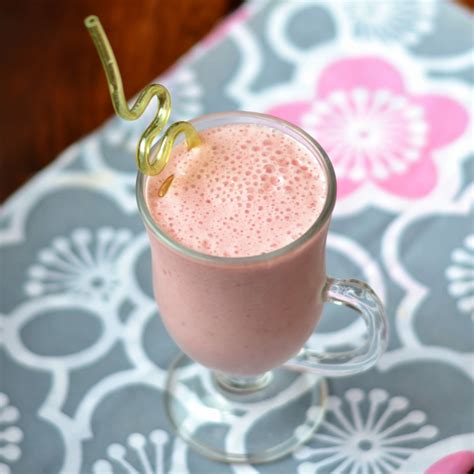 raspberry-vanilla-smoothie-from-real-food-real-deals image