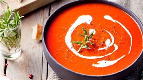 red-pepper-soup-with-lime-recipe-geek-robocook image