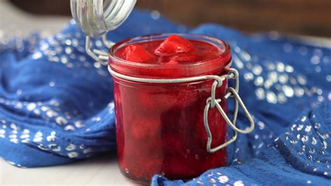 strawberry-sauce-with-frozen-strawberries-grow-with image