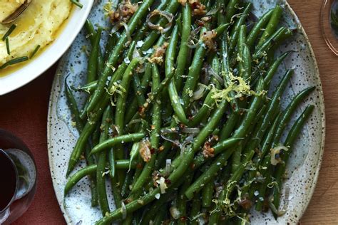 spicy-garlic-green-beans-whats-gaby-cooking image