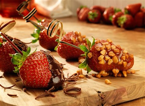 salted-caramel-and-chocolate-strawberries-ava image
